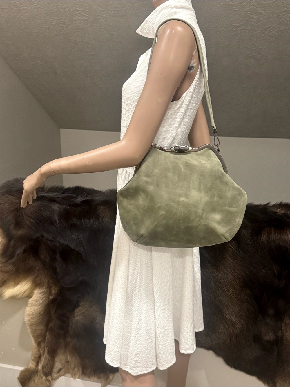 Original Design! Handcrafted Crazy Horse Cowhide Push Lock Frame Slouchy Bag